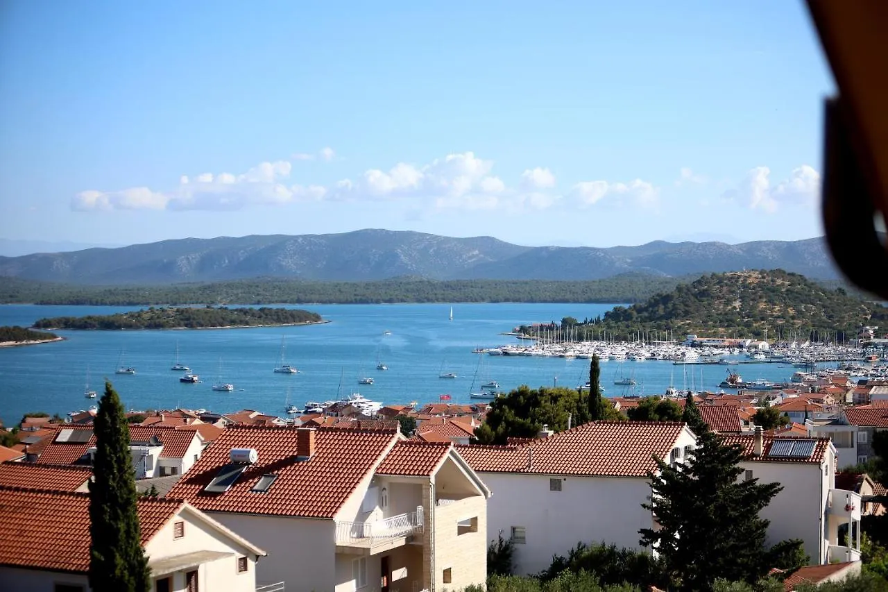 Hotel Murter 3*,  Croazia